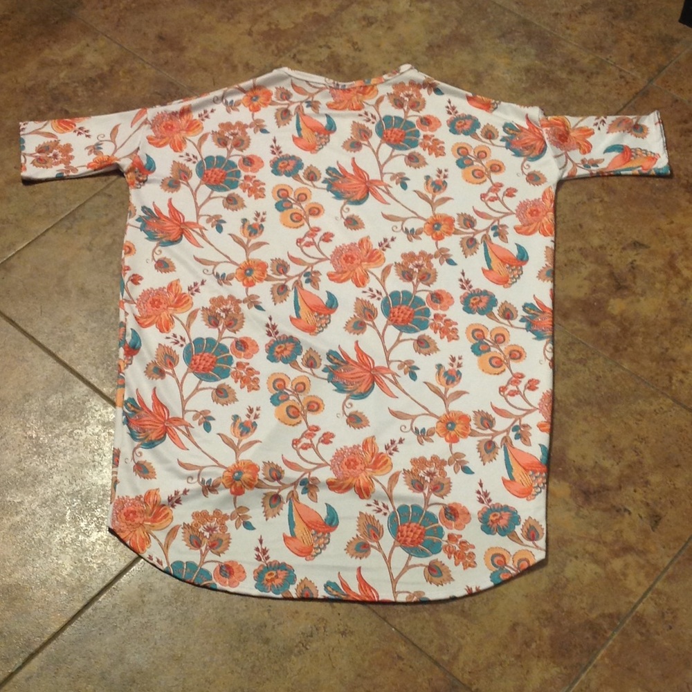 LuLaRoe Irma Top Size XXS - Picture 5 of 5